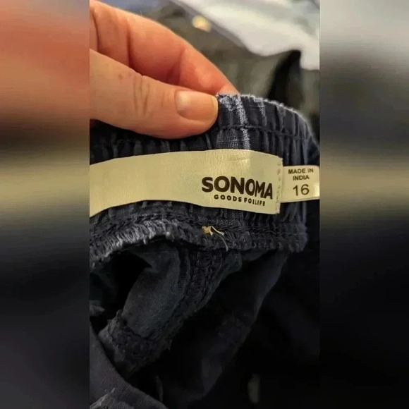 Sonoma Cargo Women's Shorts(Size 16 Navy Color) (EUC) - Picture 5 of 10